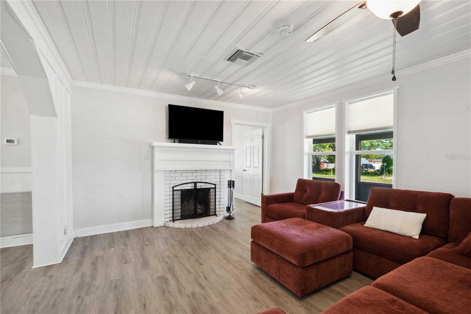 BUSHNELL - Residential