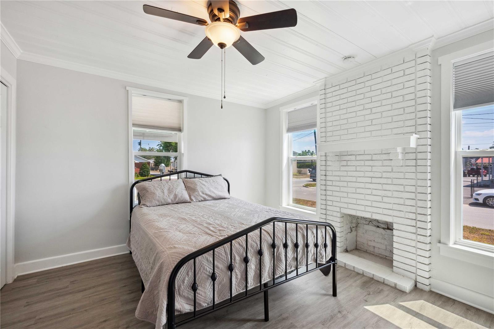 BUSHNELL - Residential