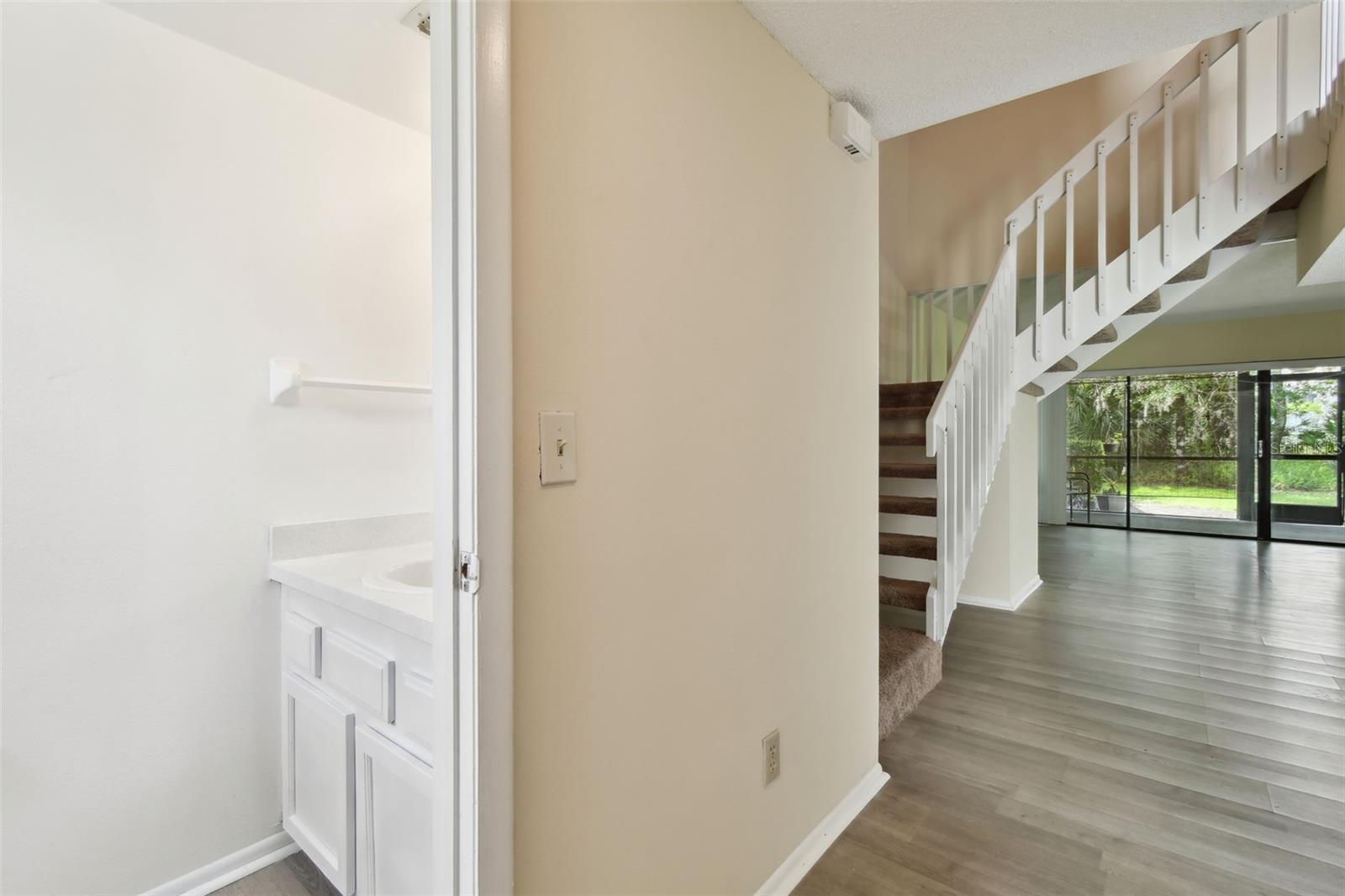 EAST LAKE WOODLANDS WOODS LANDING TWNHMS - Residential Lease