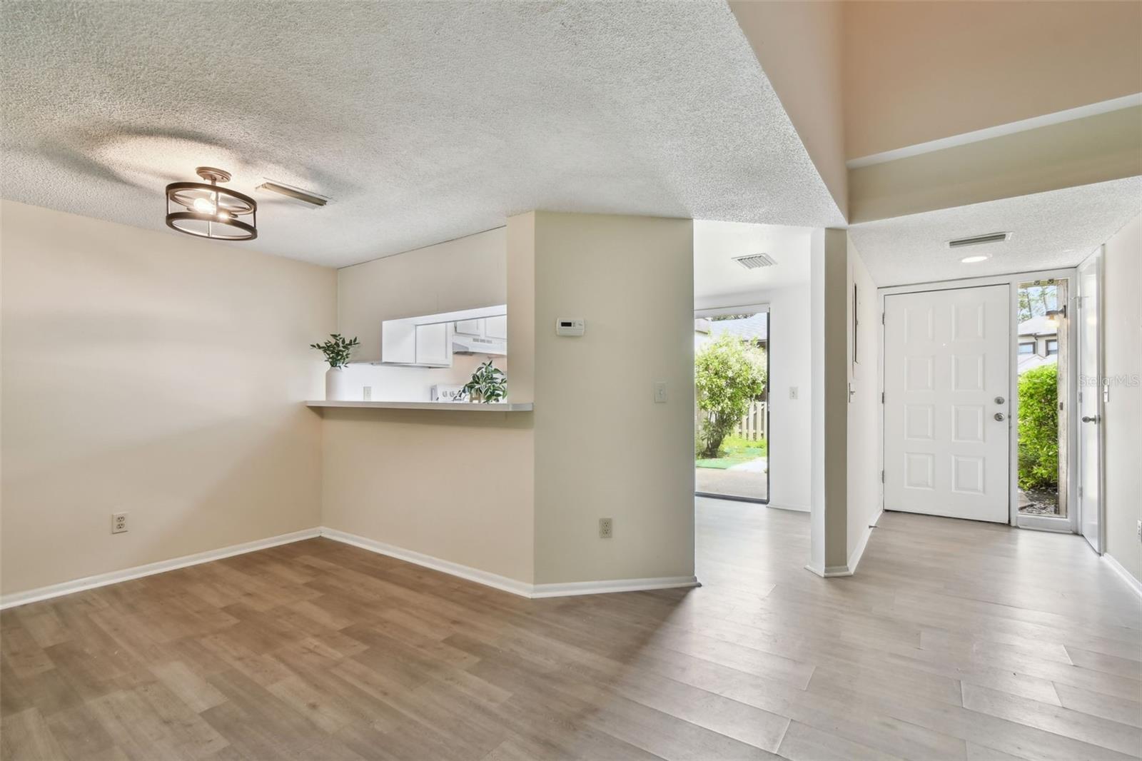 EAST LAKE WOODLANDS WOODS LANDING TWNHMS - Residential Lease