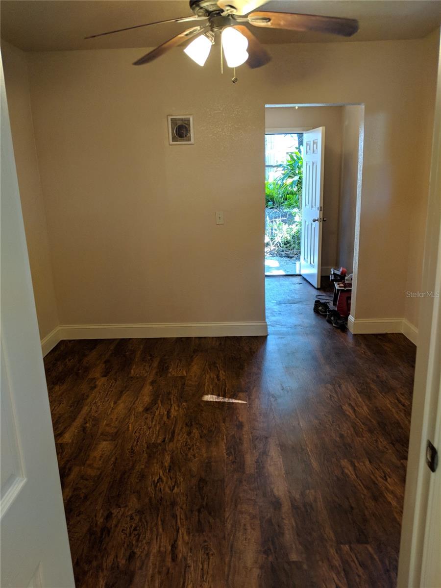 GROVE HEIGHTS - Commercial Sale