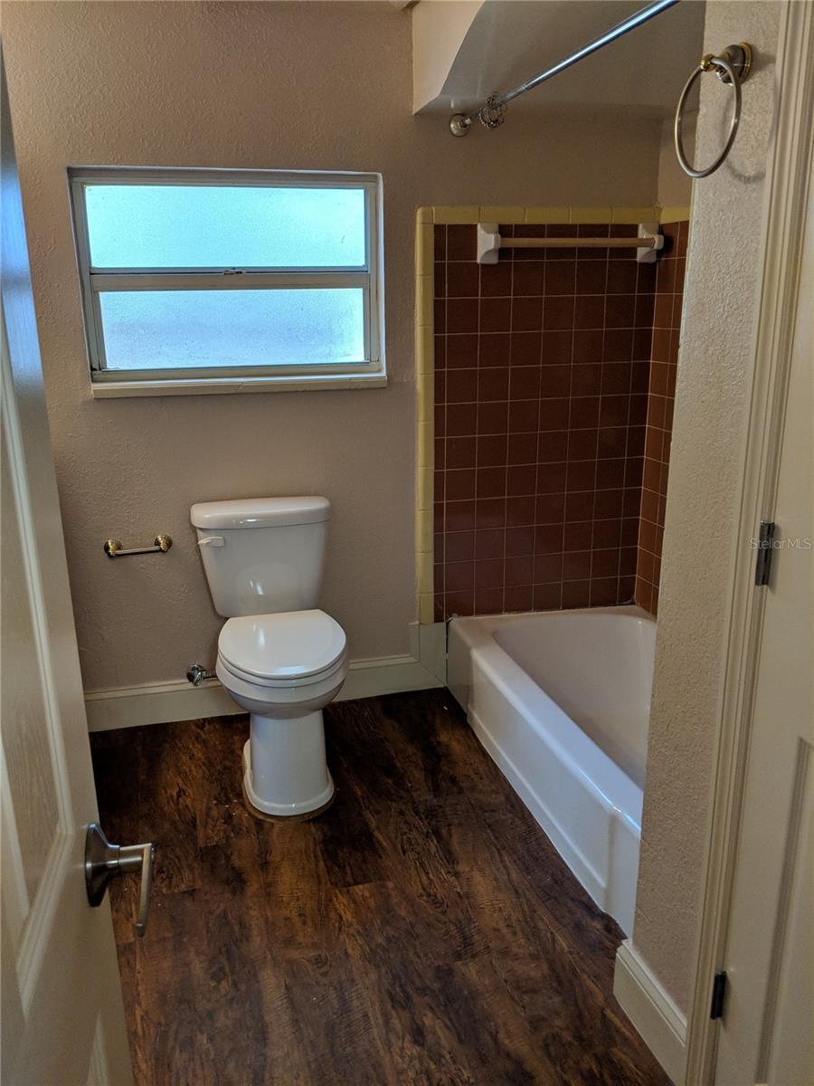 GROVE HEIGHTS - Commercial Sale