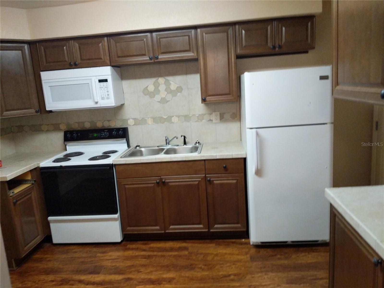 GROVE HEIGHTS - Commercial Sale