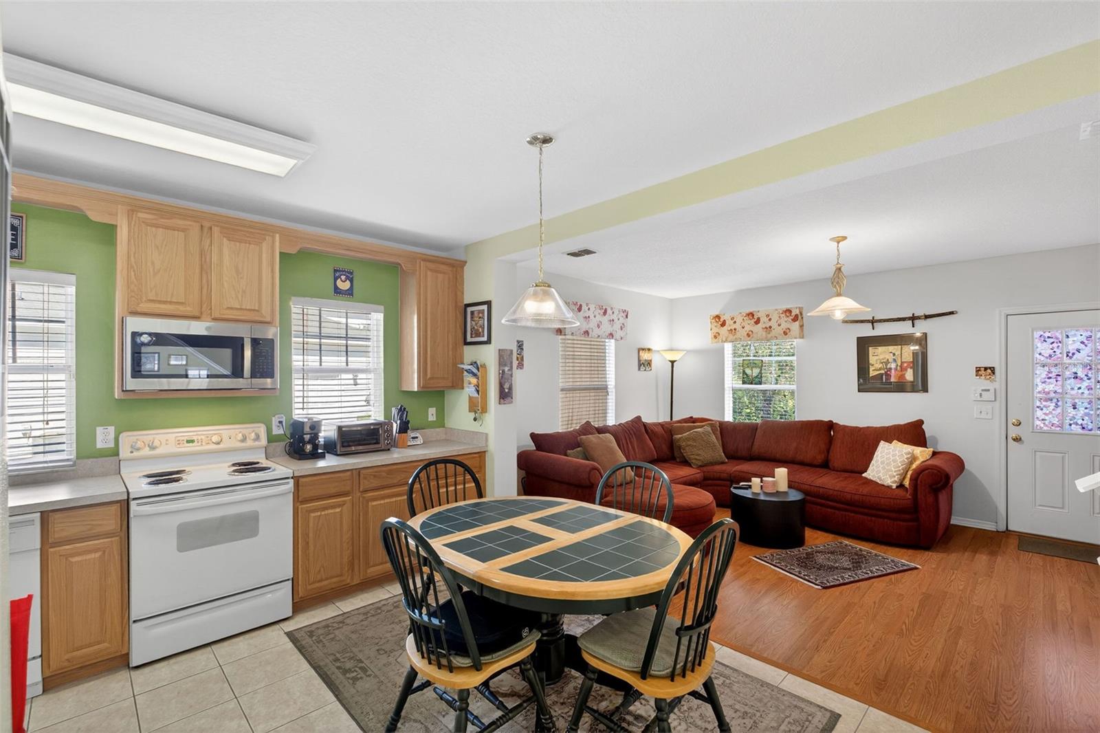 CELEBRATION ROSEVILLE CORNER - Residential