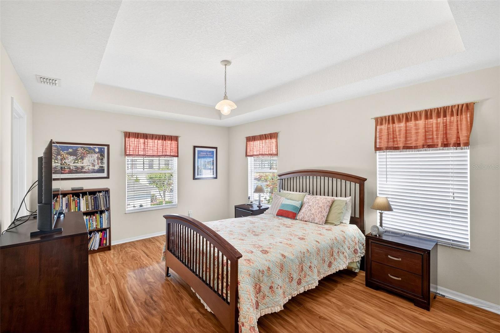CELEBRATION ROSEVILLE CORNER - Residential