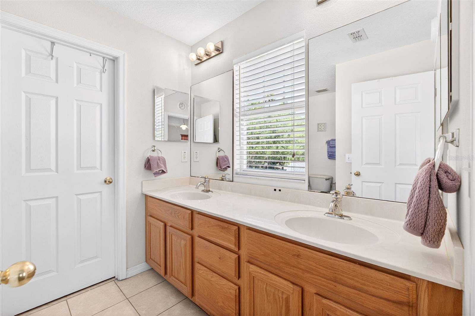 CELEBRATION ROSEVILLE CORNER - Residential