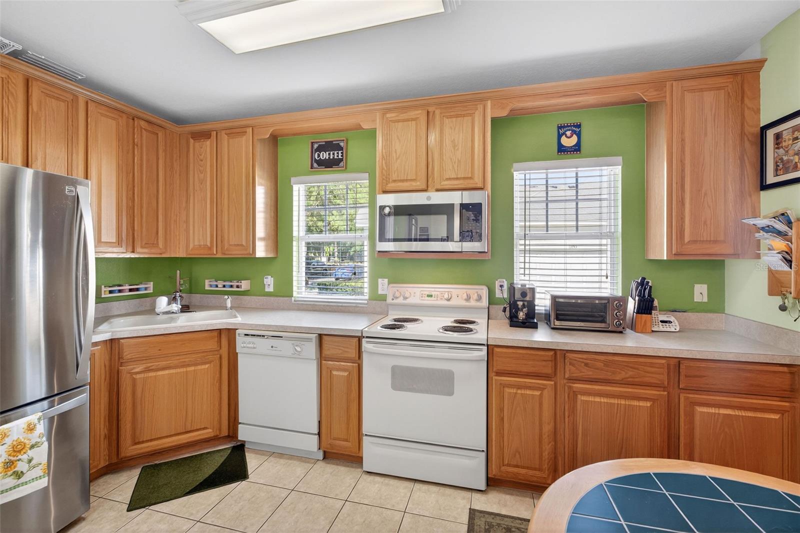 CELEBRATION ROSEVILLE CORNER - Residential