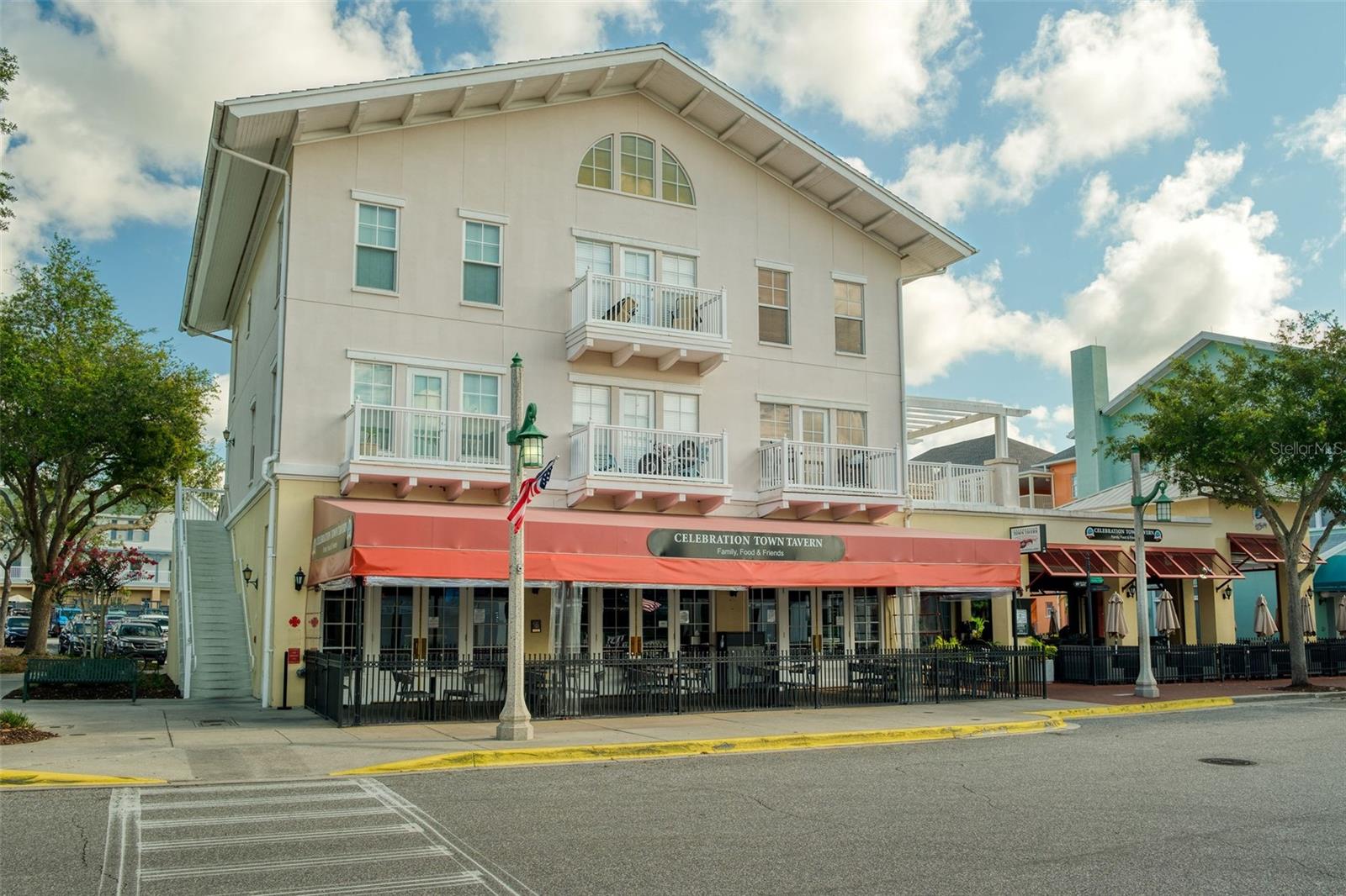 CELEBRATION ROSEVILLE CORNER - Residential