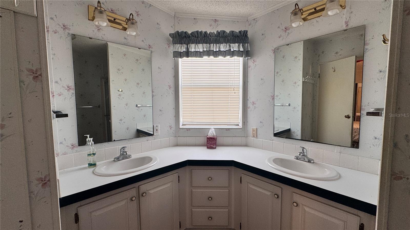 SWEETWATER GOLF & TENNIS CLUB - Residential