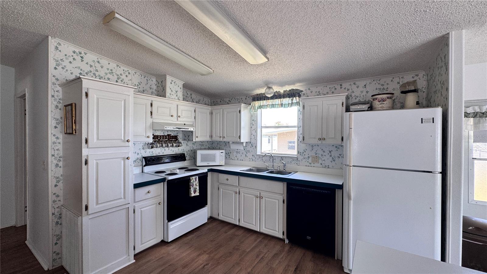 SWEETWATER GOLF & TENNIS CLUB - Residential