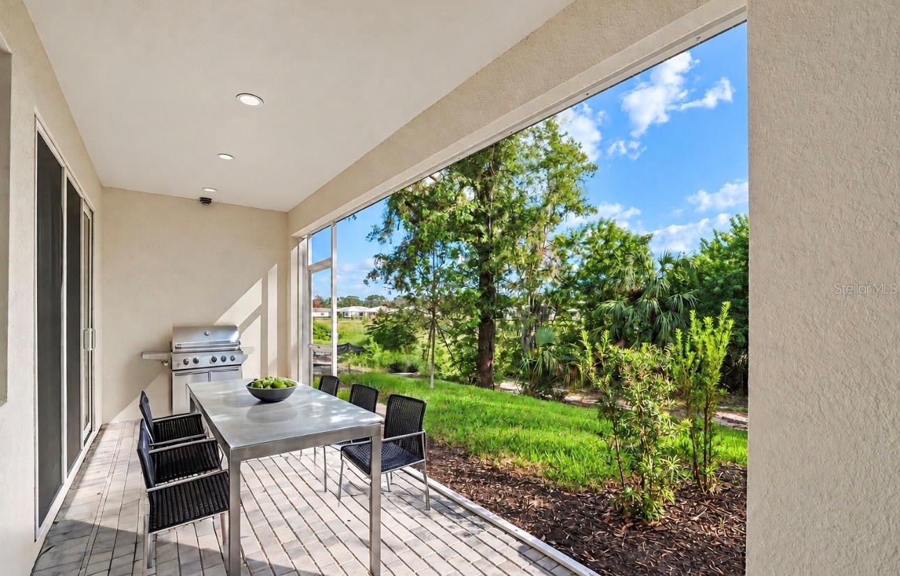 1585 SANDHILL COURT