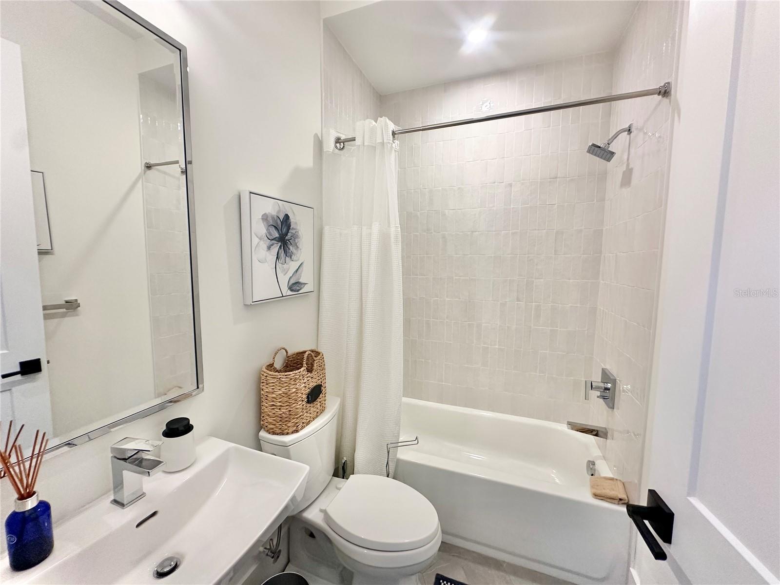 NEAR BAY SUB - Residential