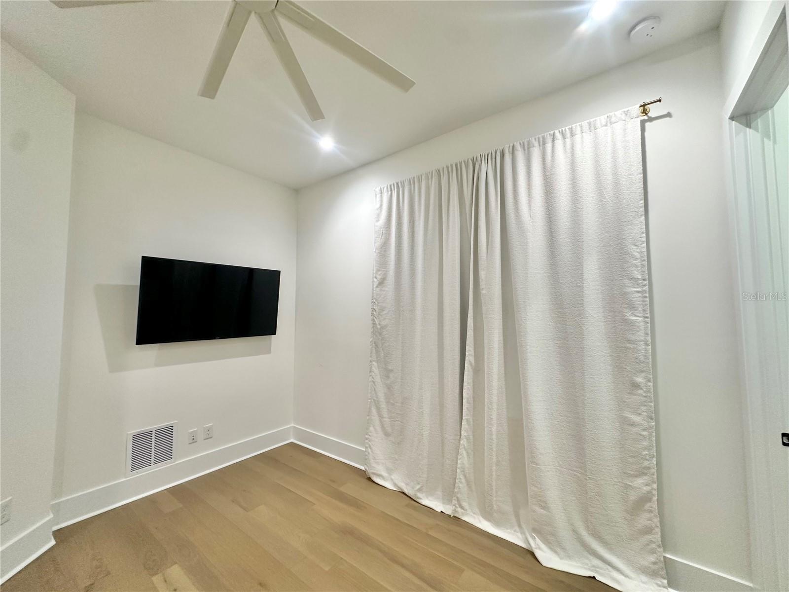 NEAR BAY SUB - Residential