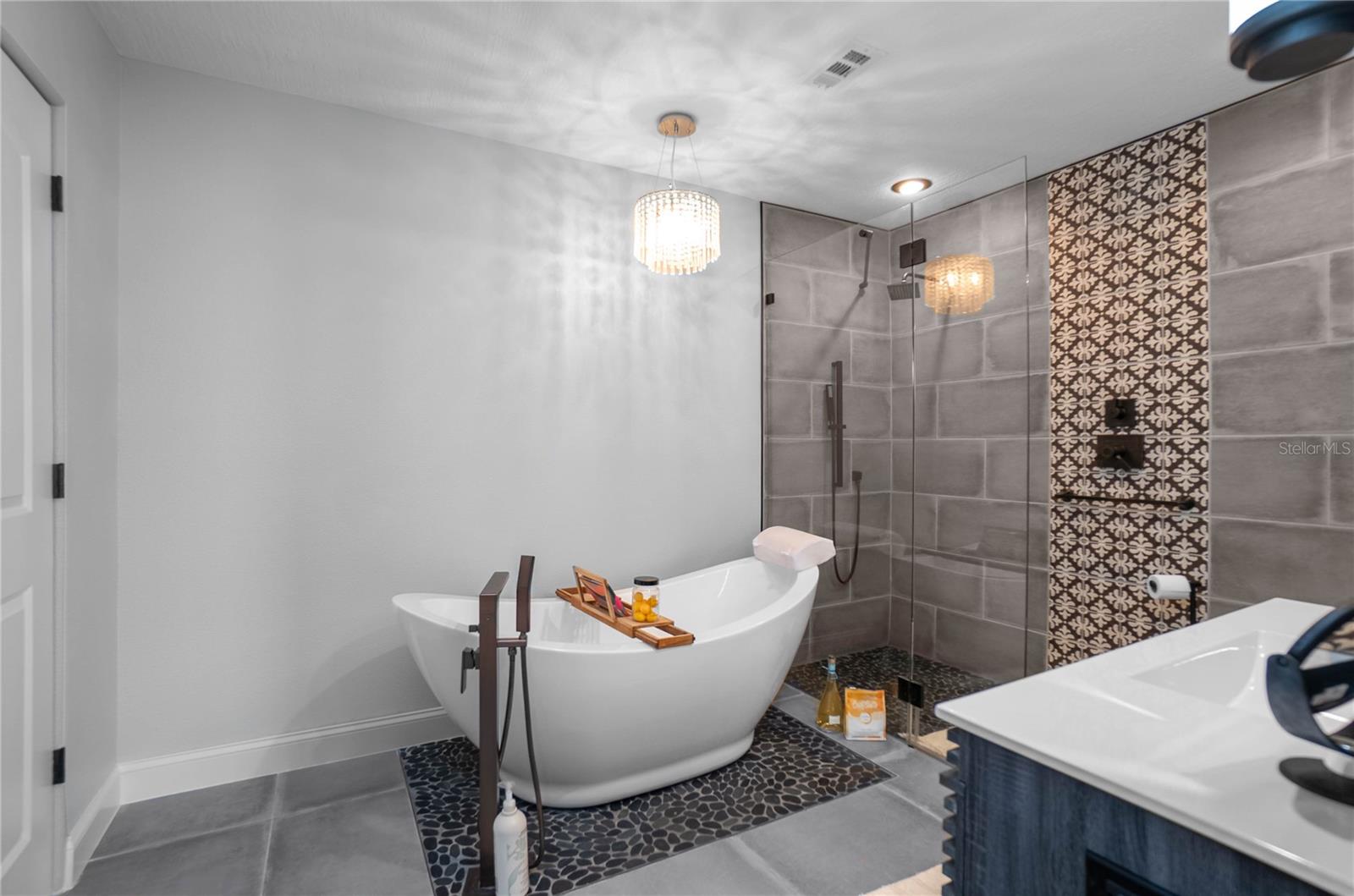 CRYSTAL ISLE UNREC - Residential