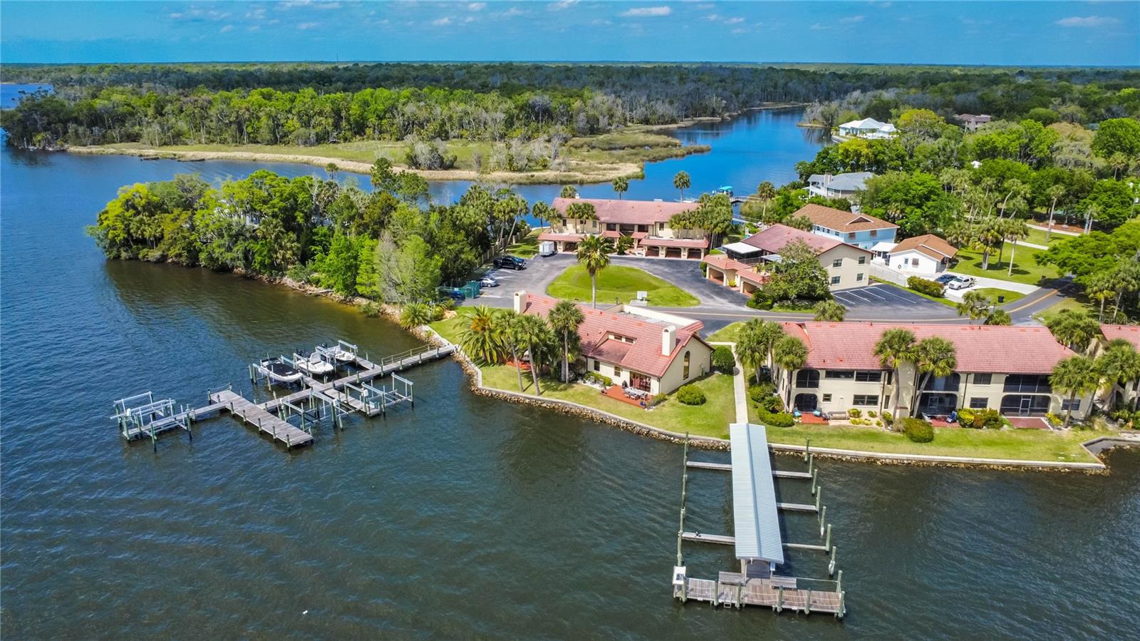 CRYSTAL ISLE UNREC - Residential