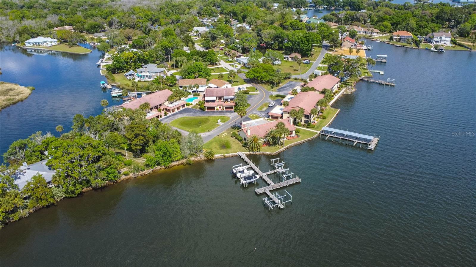 CRYSTAL ISLE UNREC - Residential