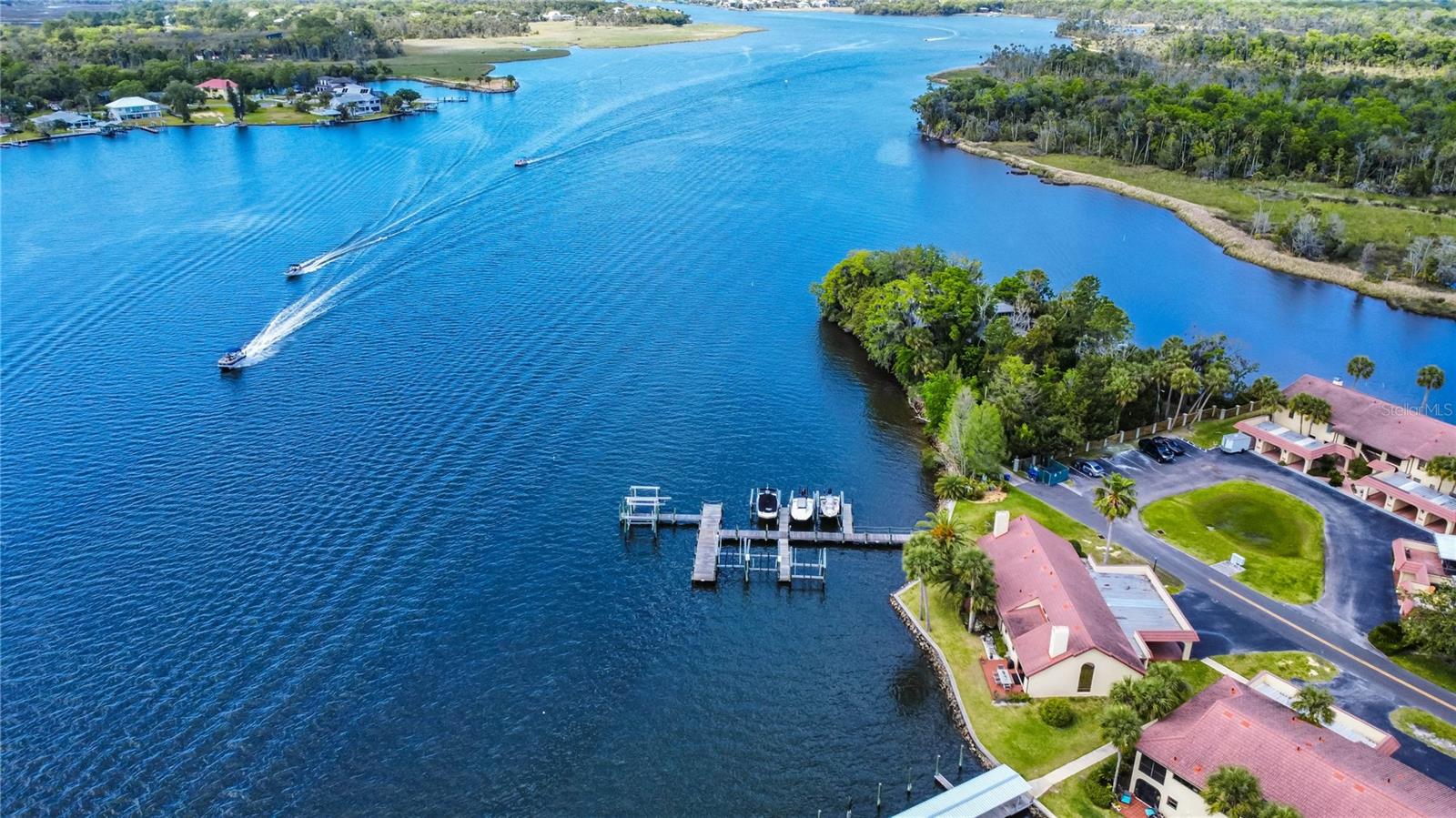 CRYSTAL ISLE UNREC - Residential