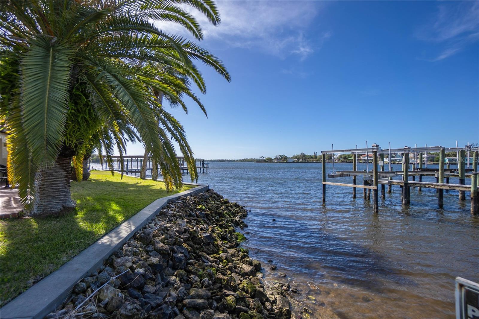 CRYSTAL ISLE UNREC - Residential