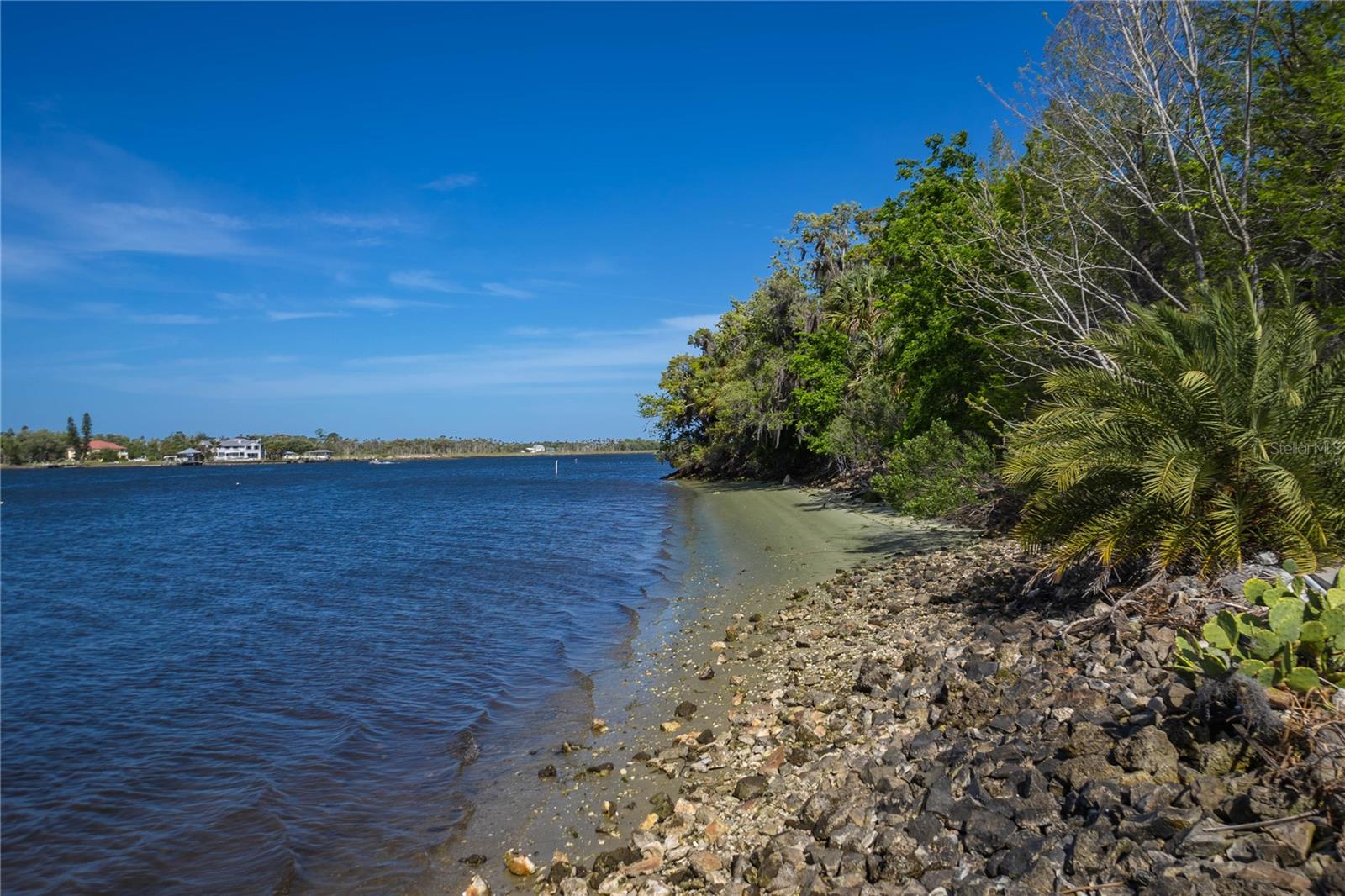 CRYSTAL ISLE UNREC - Residential