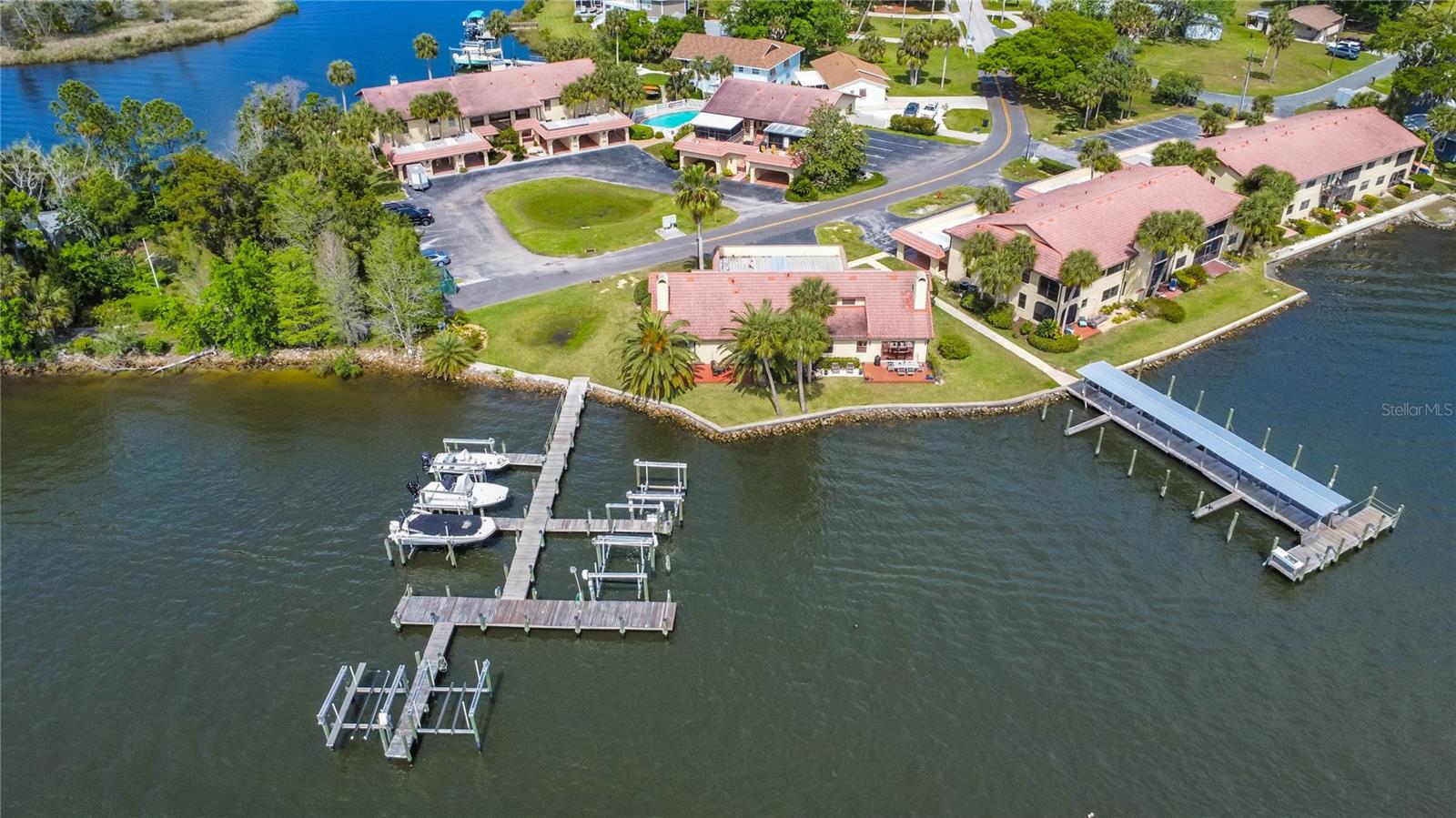 CRYSTAL ISLE UNREC - Residential