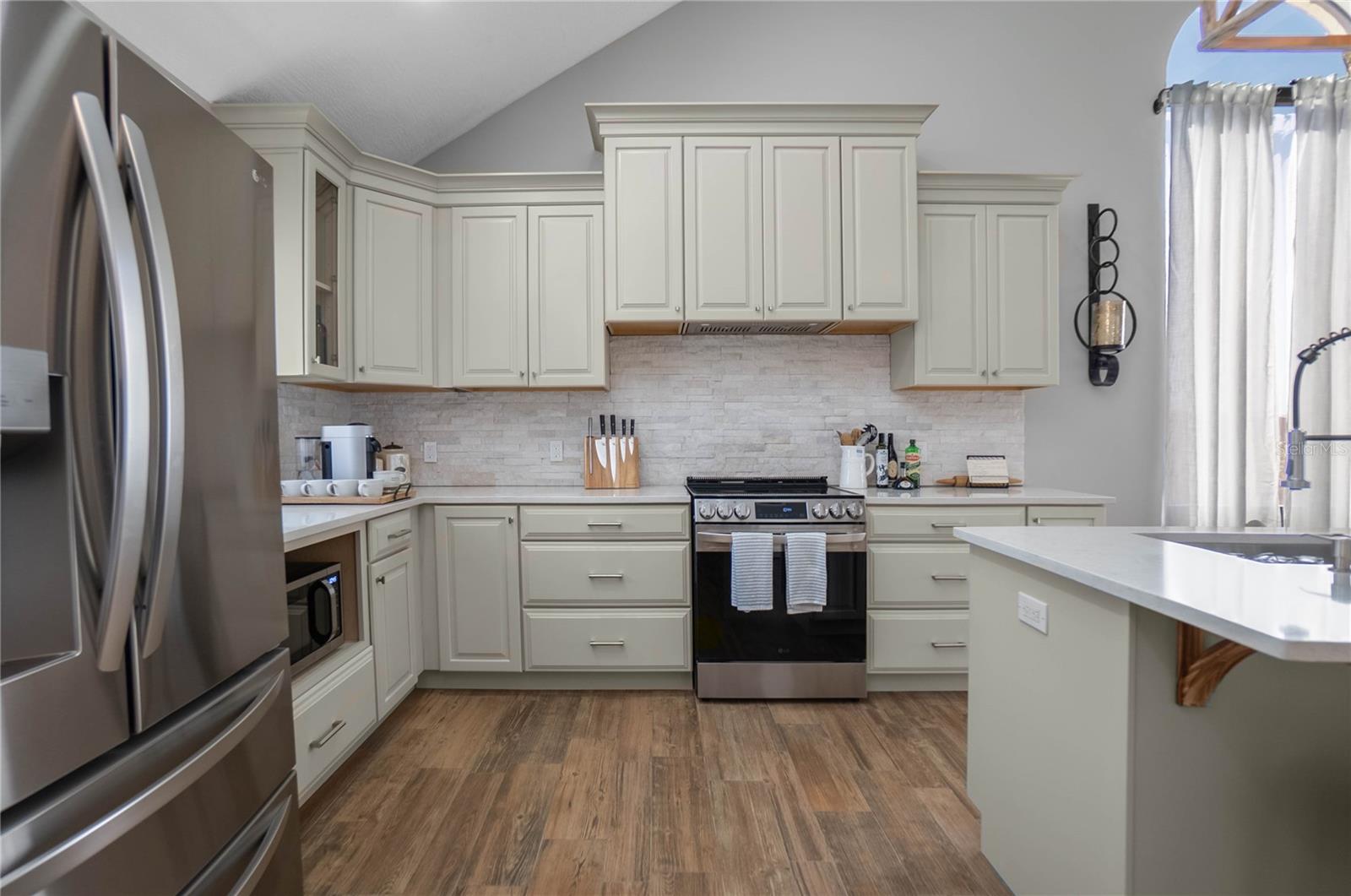 CRYSTAL ISLE UNREC - Residential