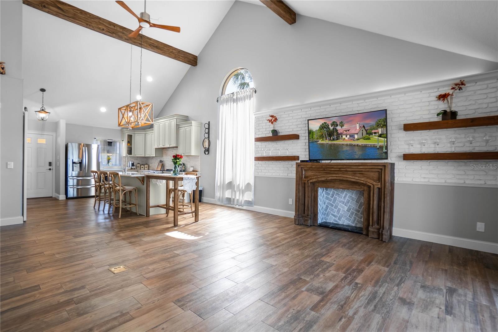 CRYSTAL ISLE UNREC - Residential