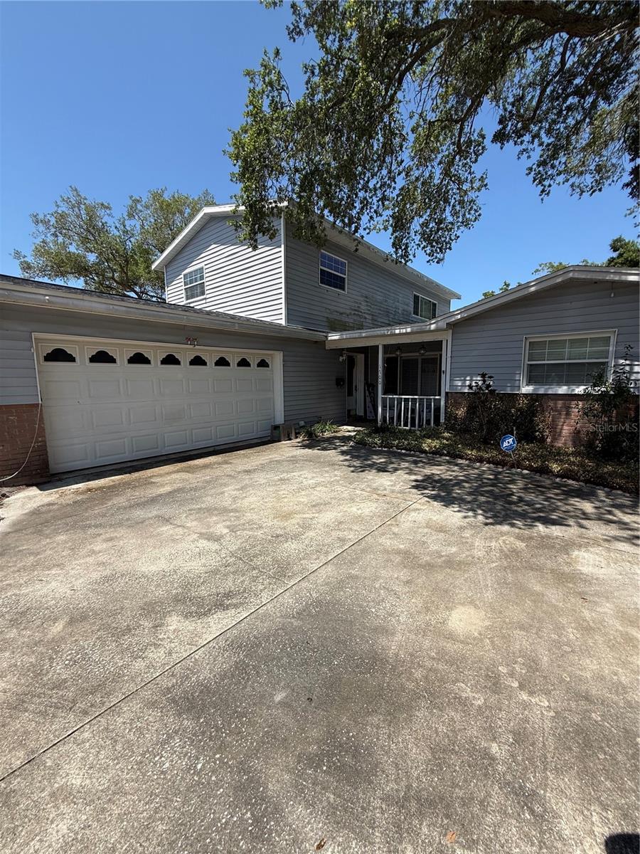 1700 COUNTRY CLUB ROAD N