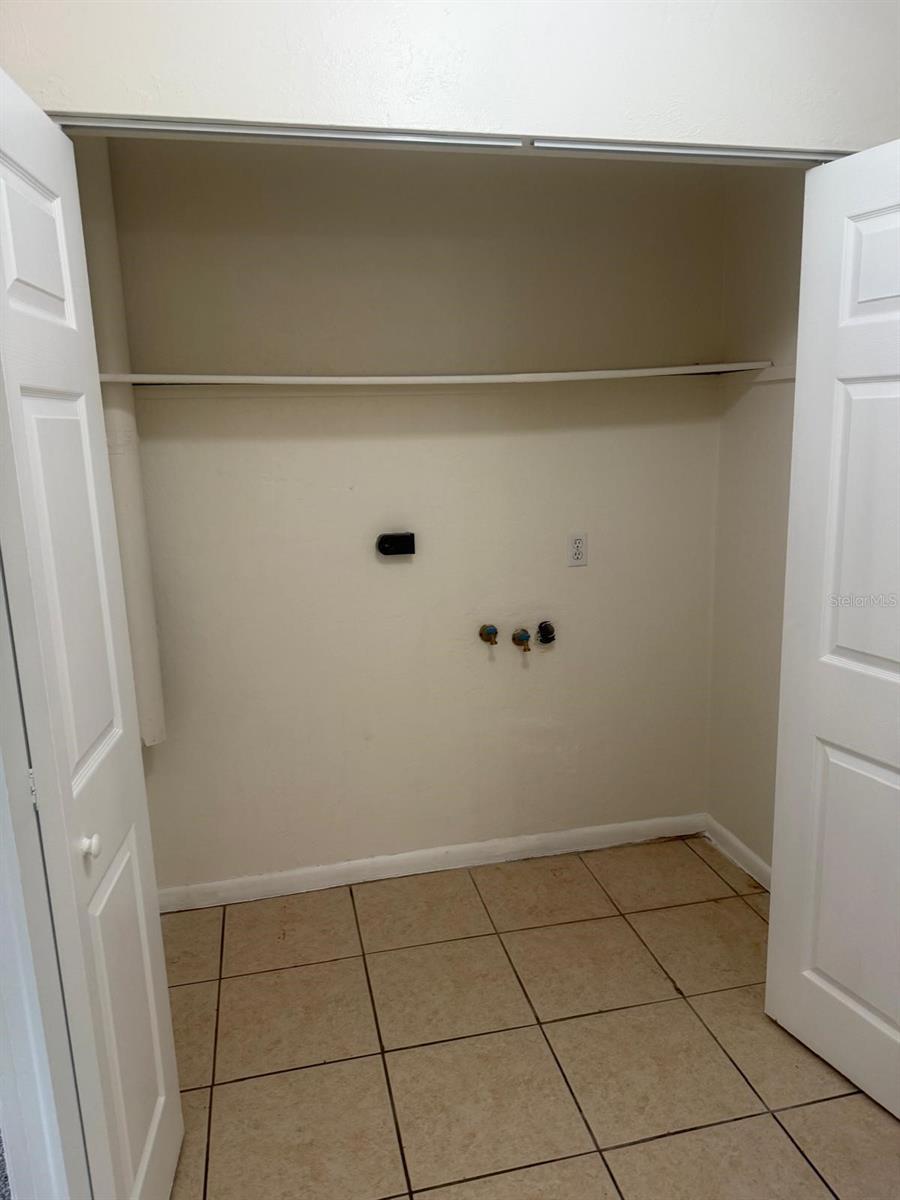 PINERIDGE II - Residential Lease