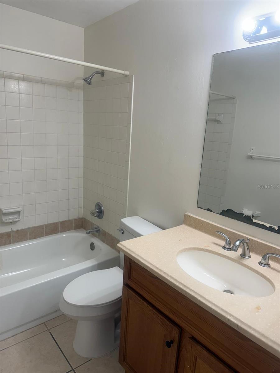 PINERIDGE II - Residential Lease