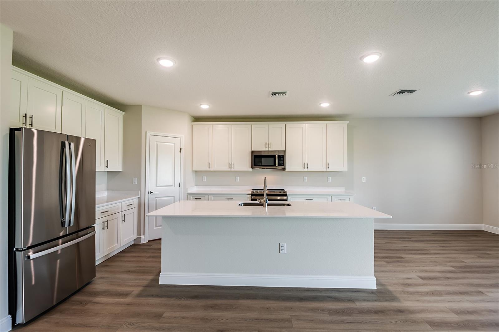 PASADENA LANDING - Residential