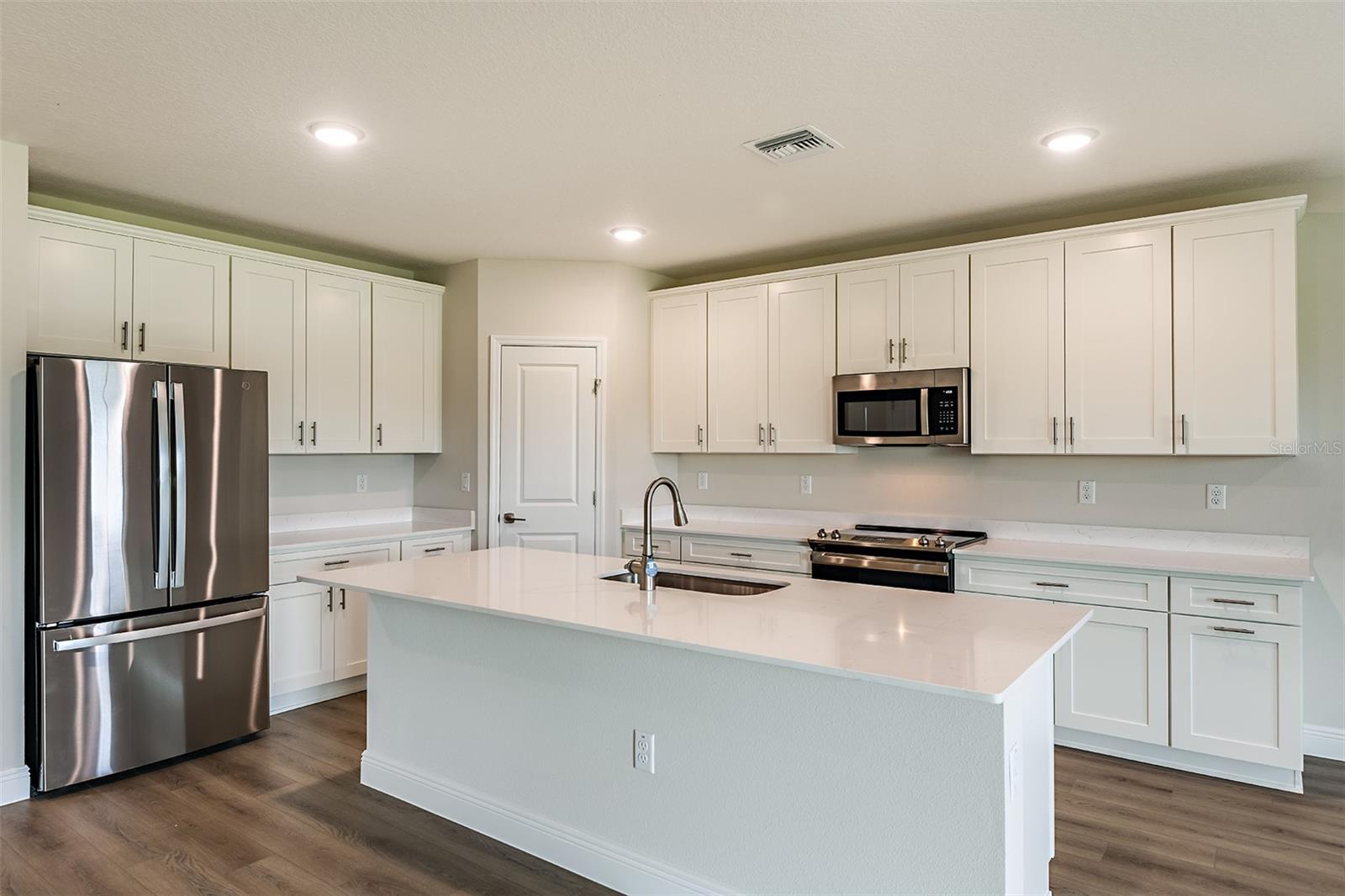 PASADENA LANDING - Residential