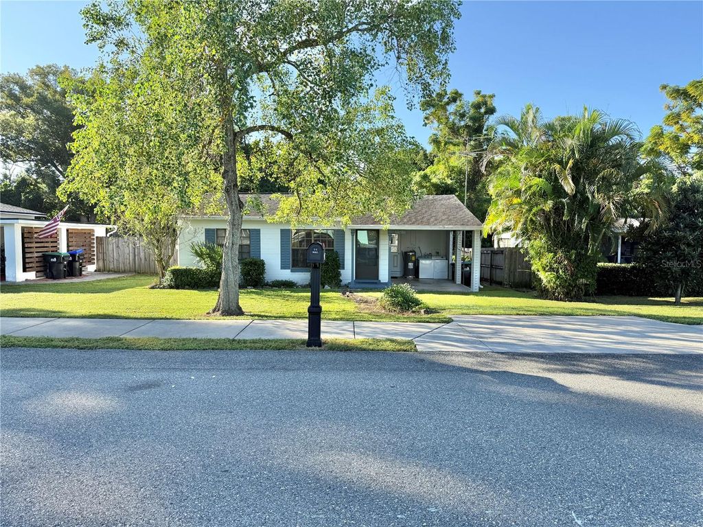 Photo of 730 Alton Avenue, Orlando, FL 32804 (MLS # O6354045)