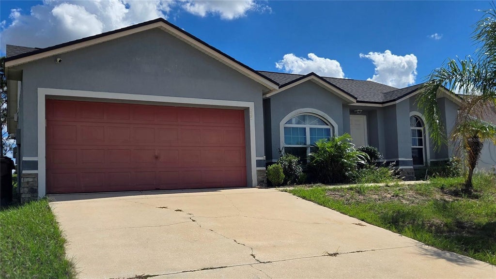 Photo of 335 Ashley Loop, Davenport, FL 33837 (MLS # G5119180)