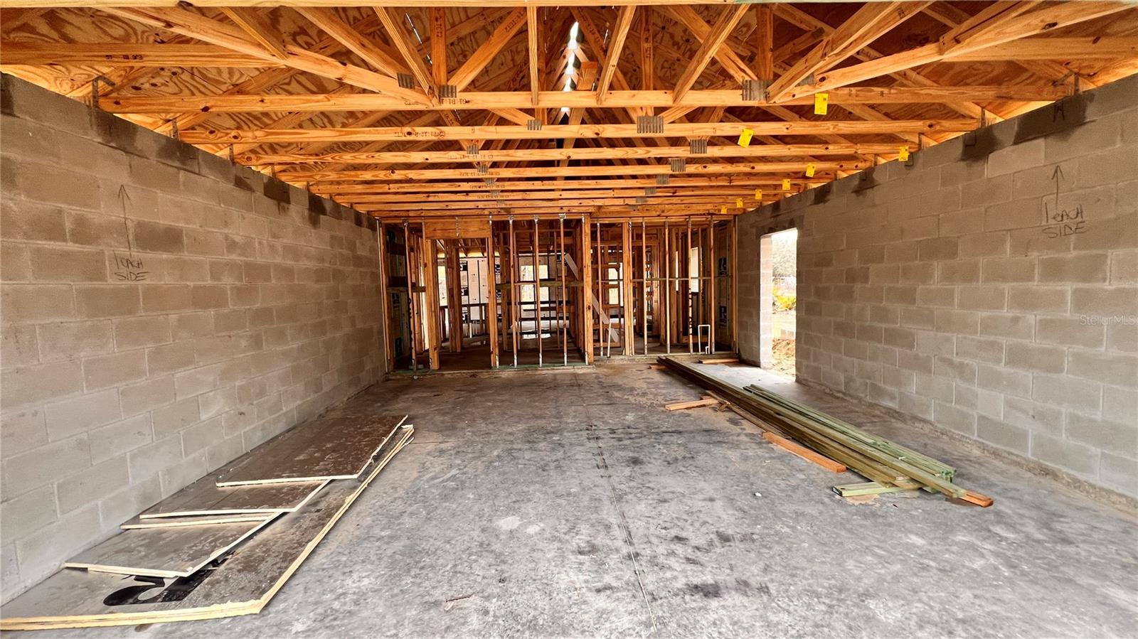 ROYAL HIGHLANDS - Residential