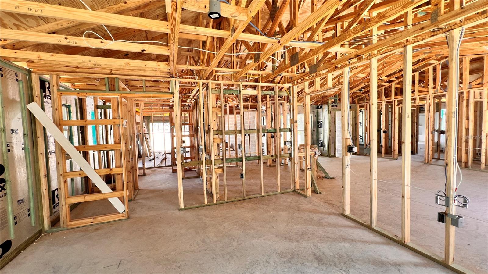 ROYAL HIGHLANDS - Residential