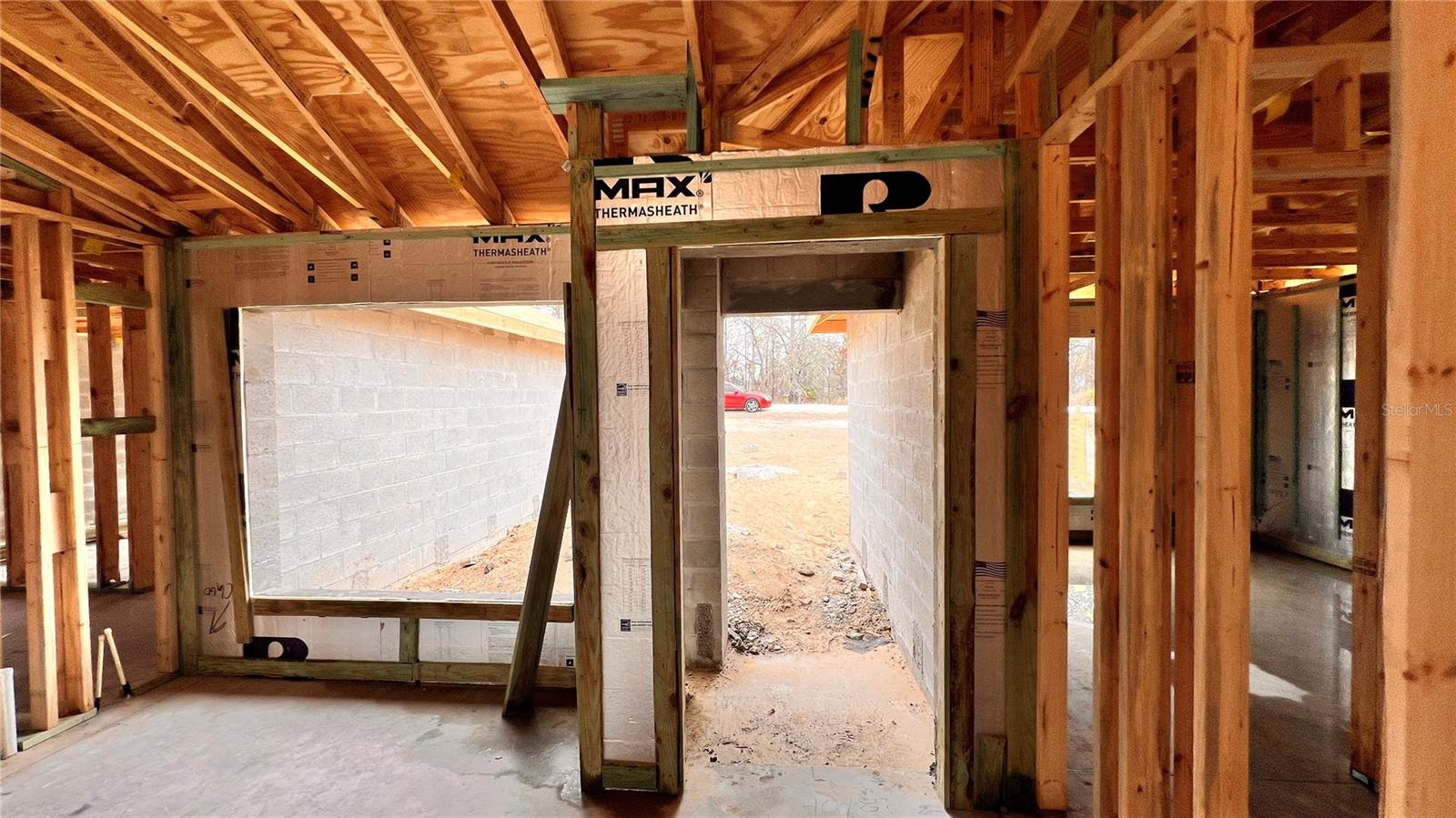 ROYAL HIGHLANDS - Residential