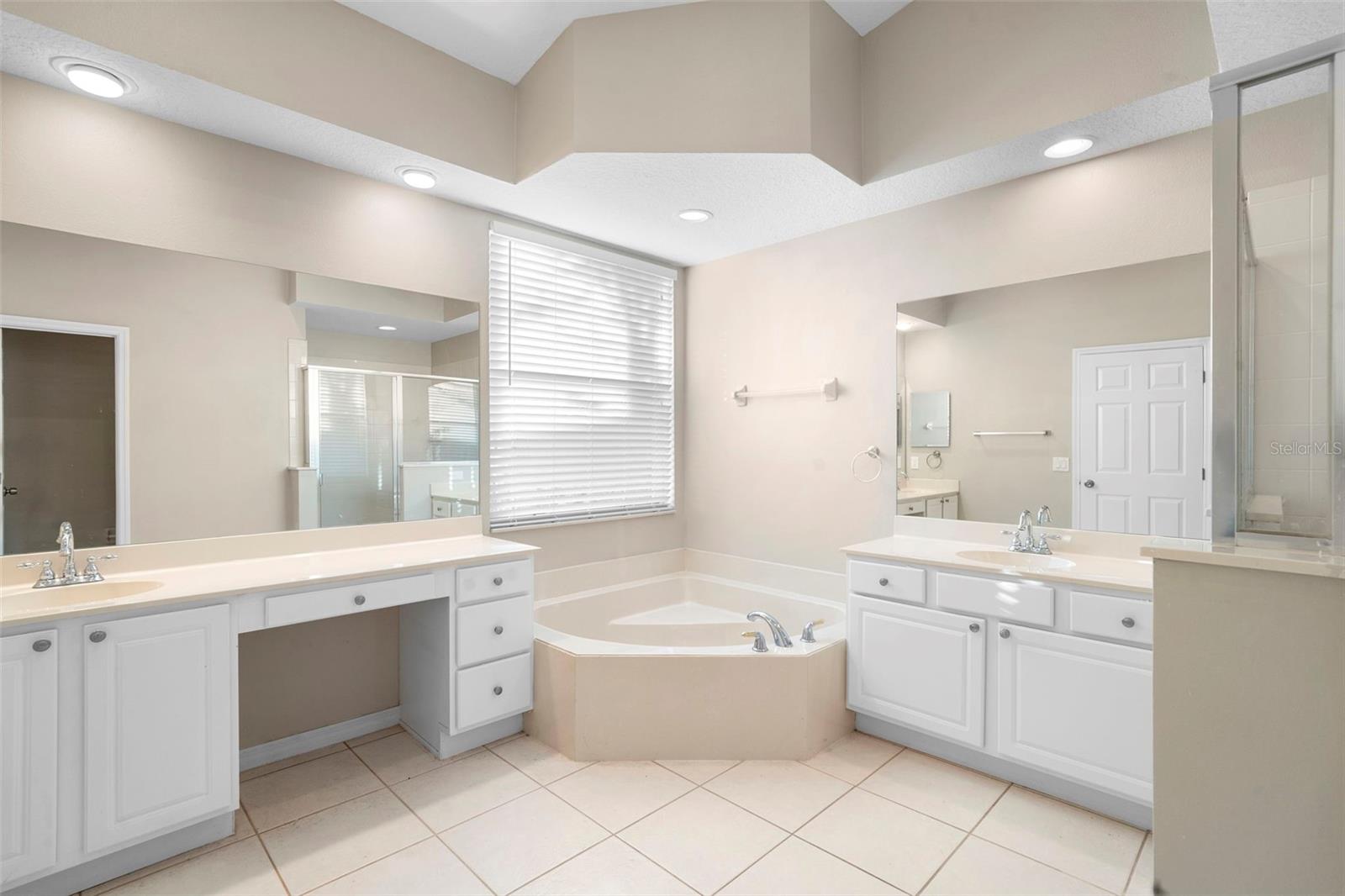 ROCK SPGS RIDGE PH 01 - Residential