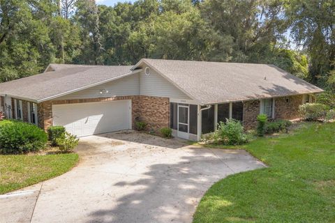 A home in DELAND