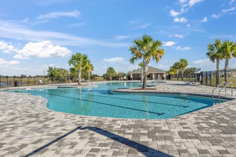 A home in WINTER HAVEN