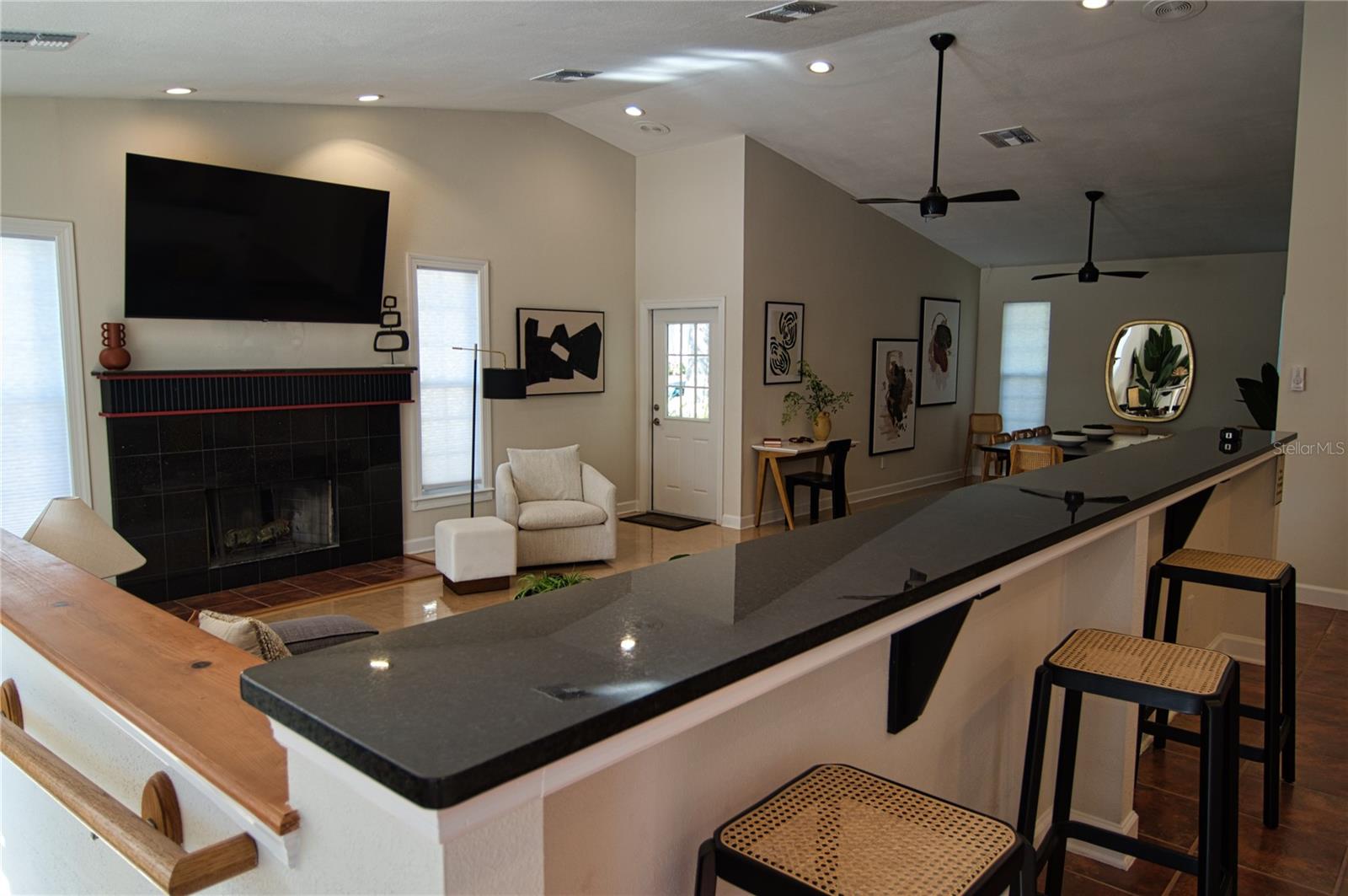 HARBOURTOWNE AT COUNTRY - Residential Lease