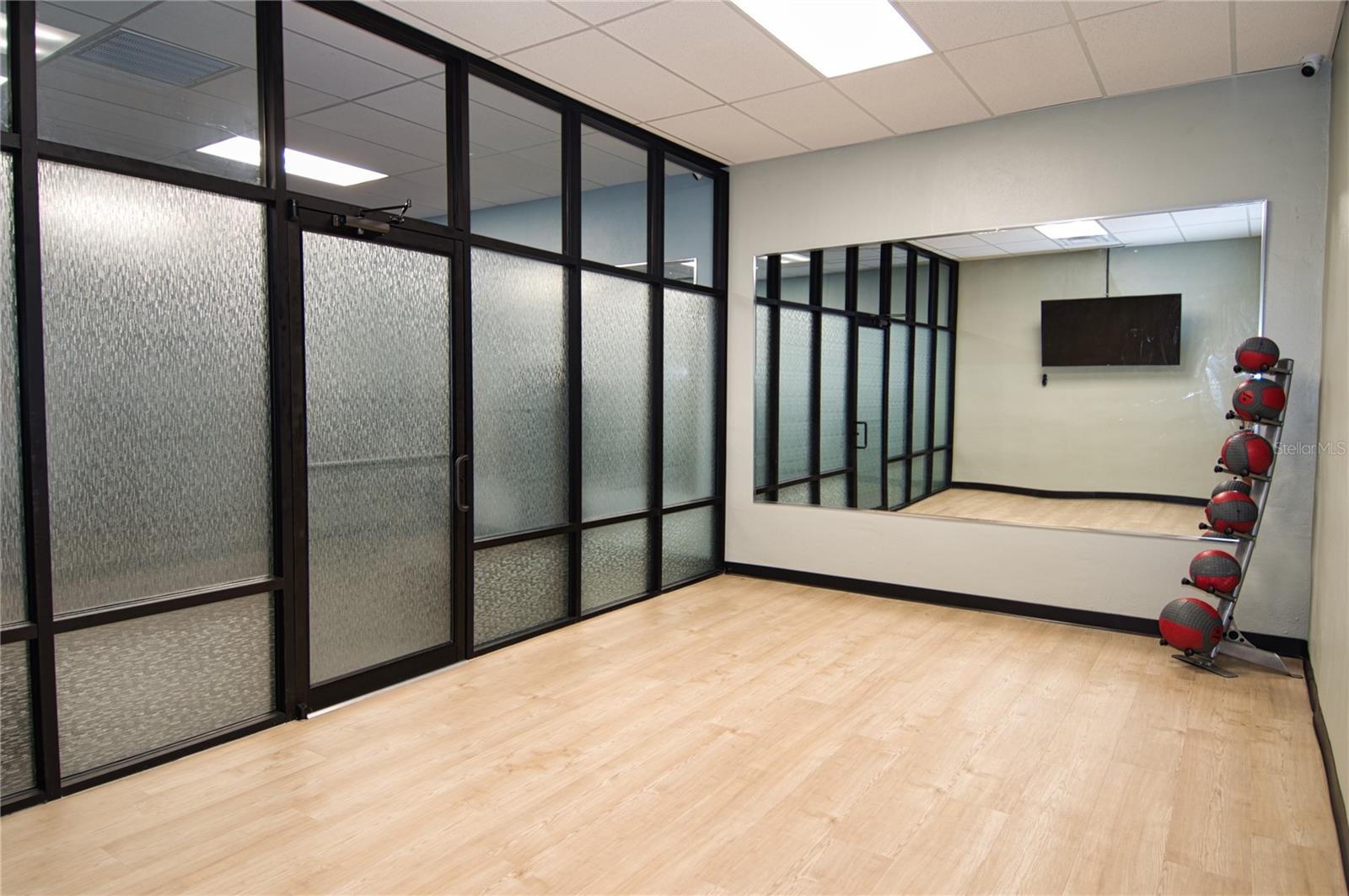 HARBOURTOWNE AT COUNTRY - Residential Lease