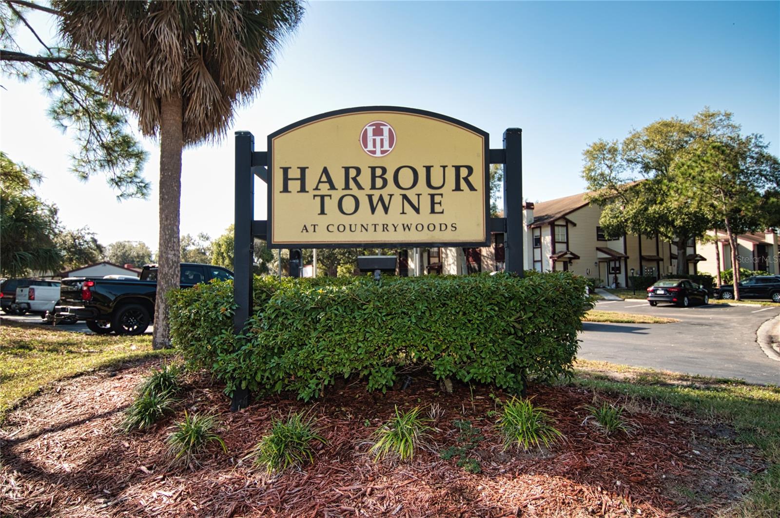 HARBOURTOWNE AT COUNTRY - Residential Lease