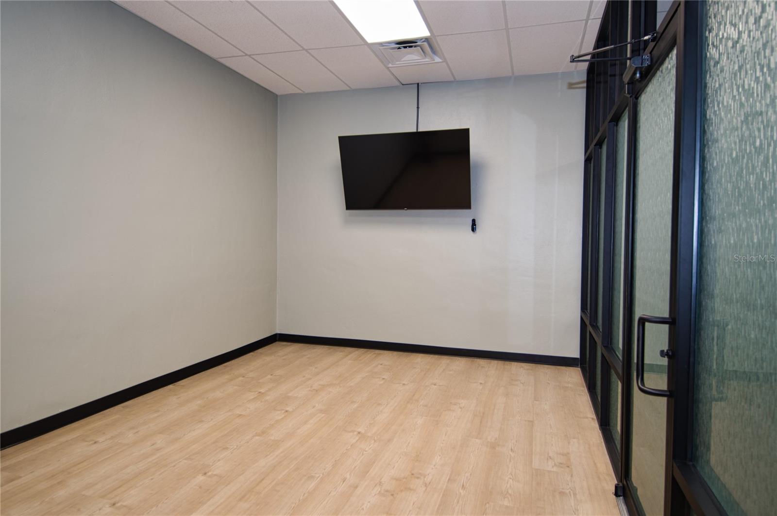 HARBOURTOWNE AT COUNTRY - Residential Lease