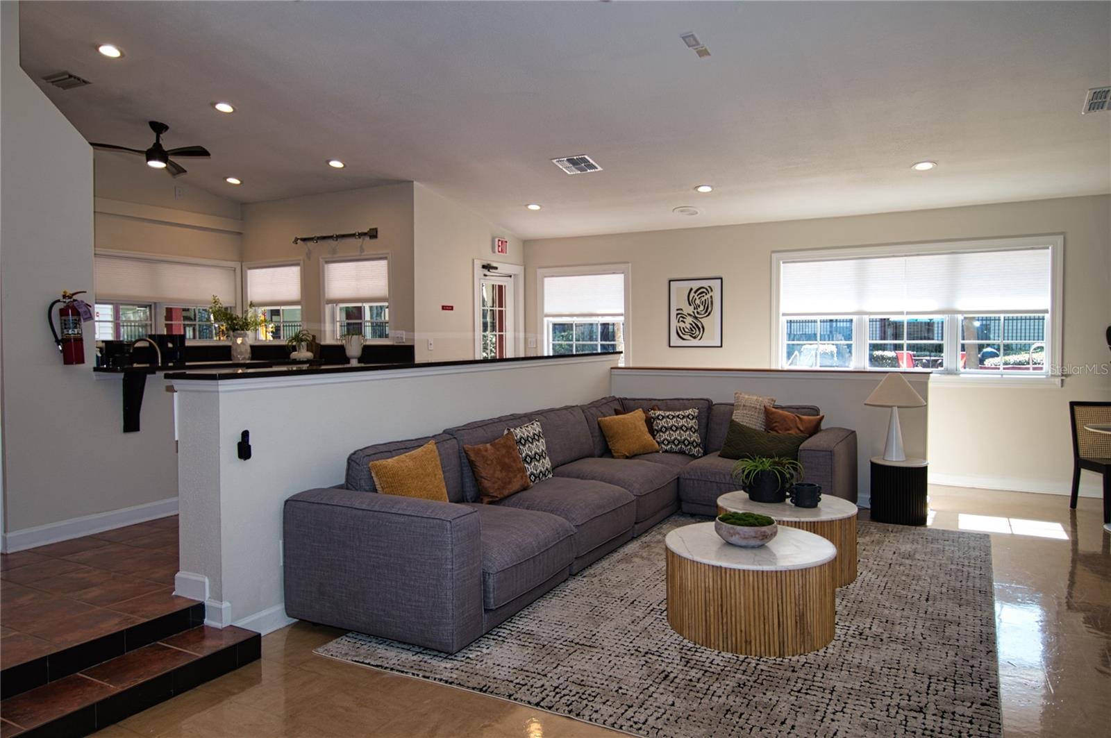 HARBOURTOWNE AT COUNTRY - Residential Lease