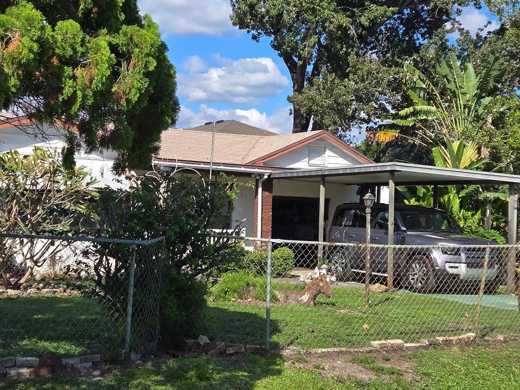 Photo of 3205 W Paxton Avenue, Tampa, FL 33611 (MLS # TB8558665)