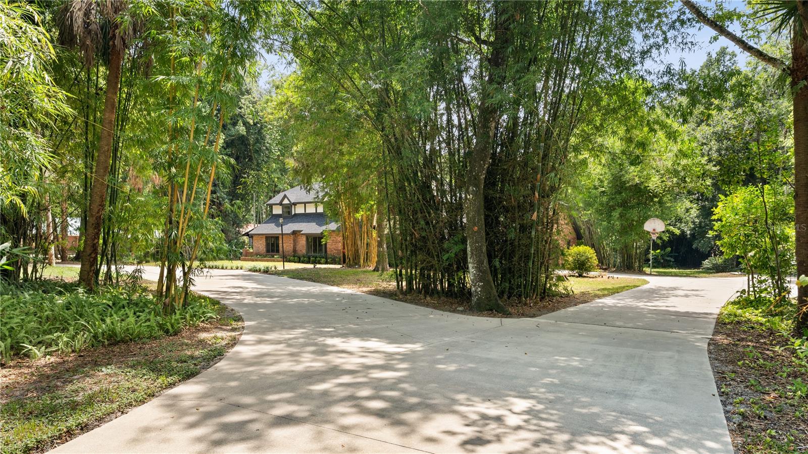 706 S TIMBERLANE DRIVE