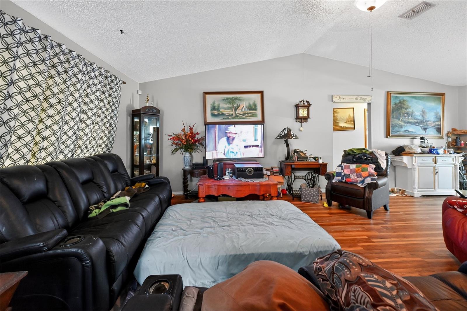 SPRING HILL - Residential