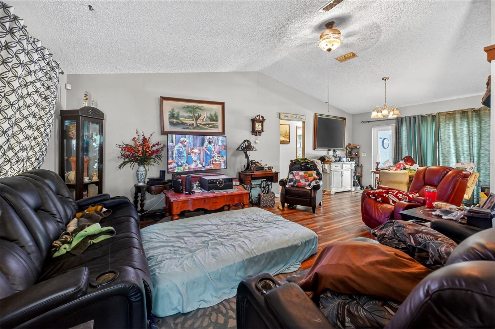 SPRING HILL - Residential