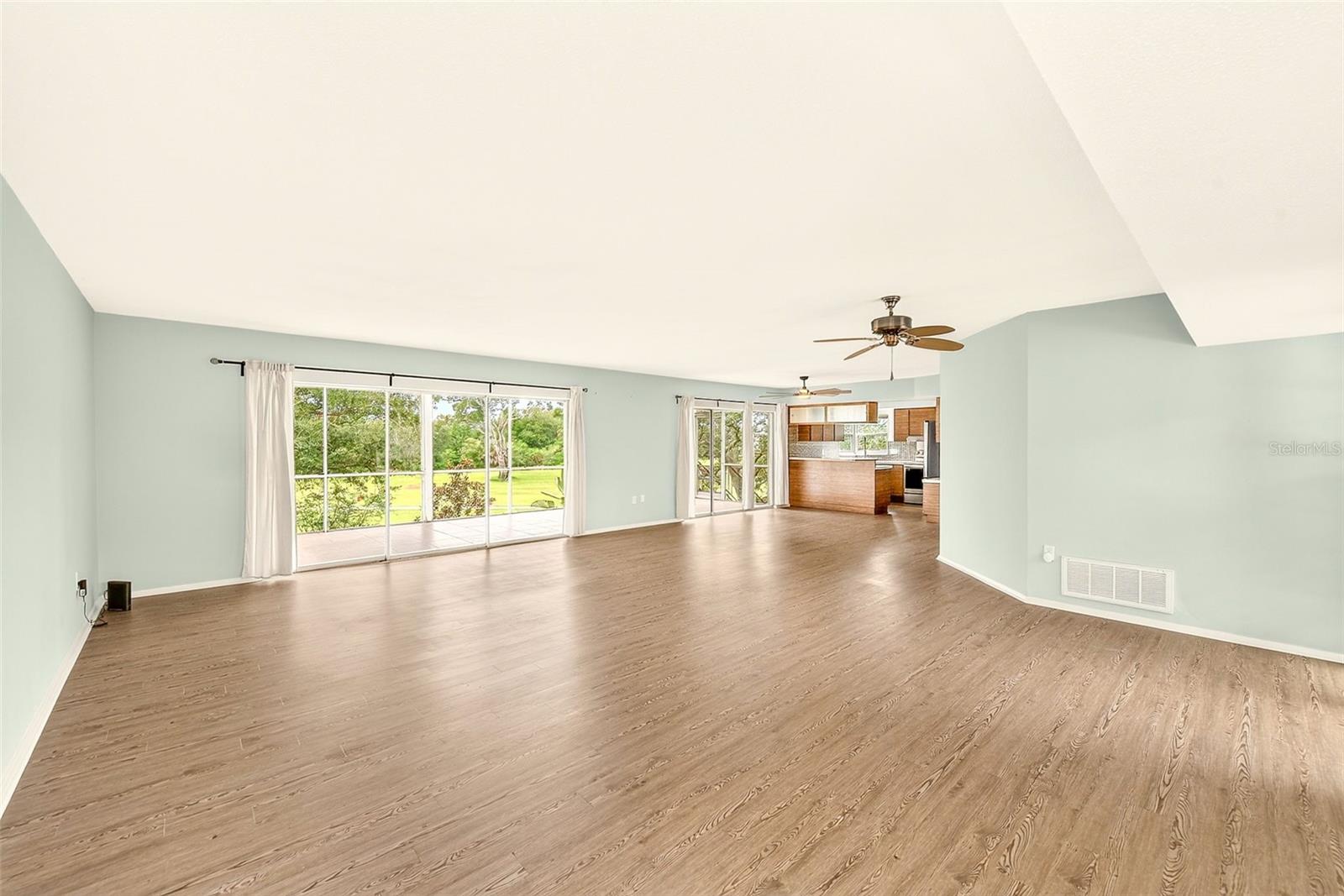 25 COUNTRY CLUB DRIVE