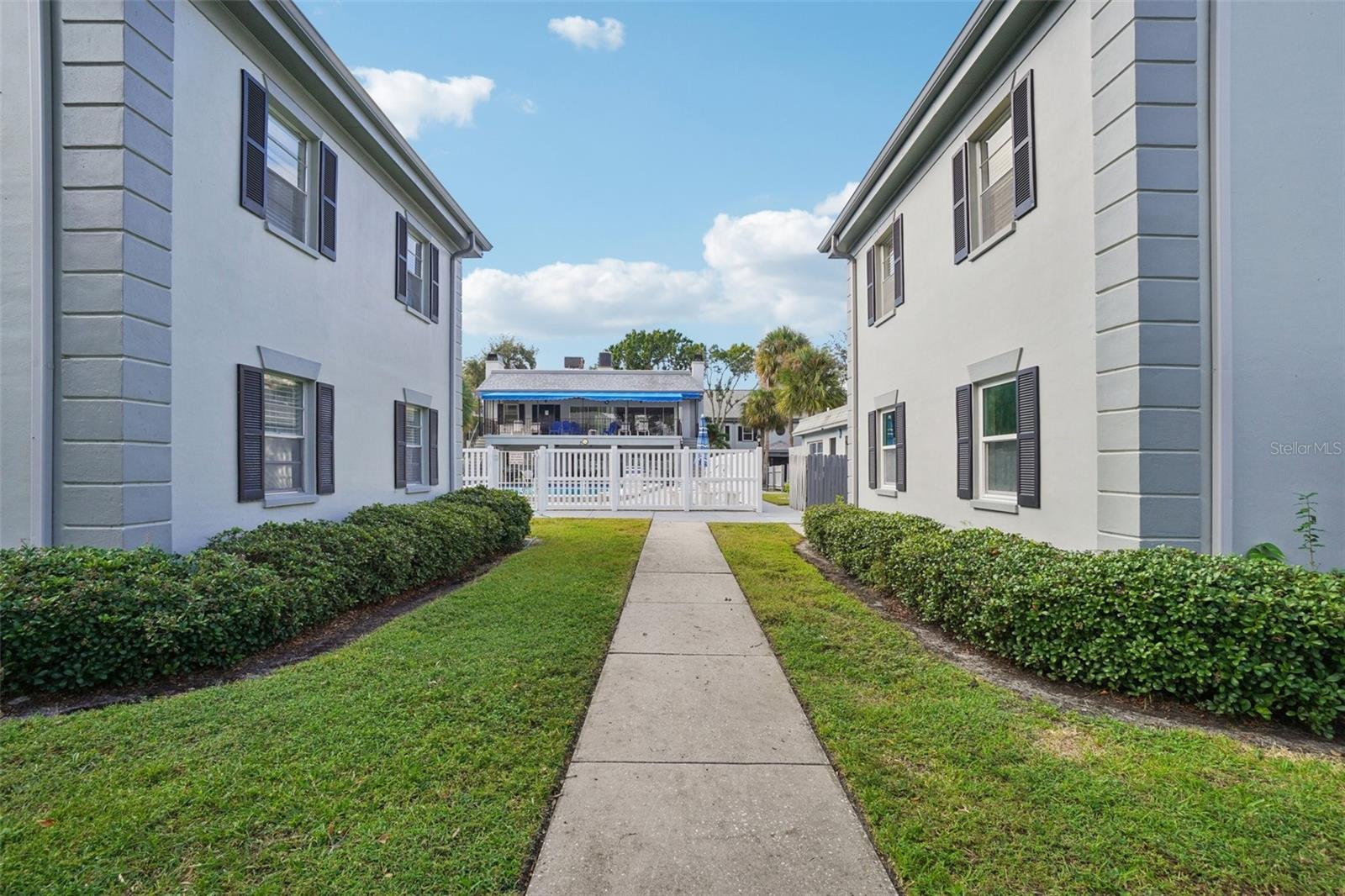 LES CHATEAUX CONDO - Residential